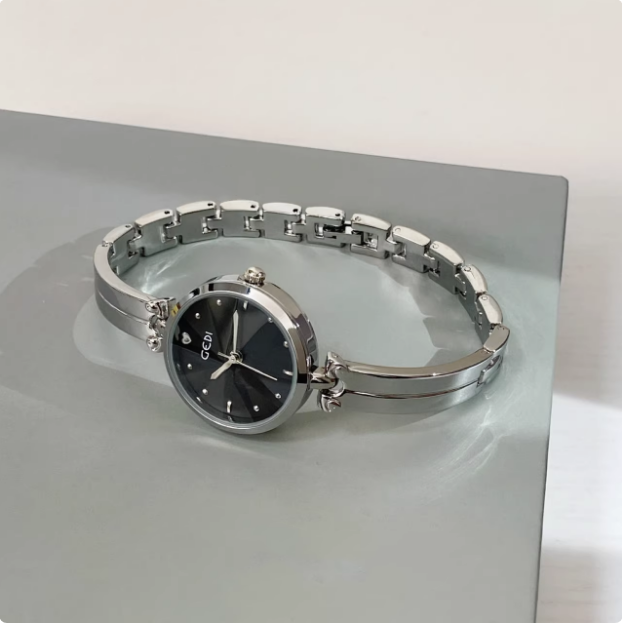 Janylah Elegant Bracelet Quartz Watch - Silver Black