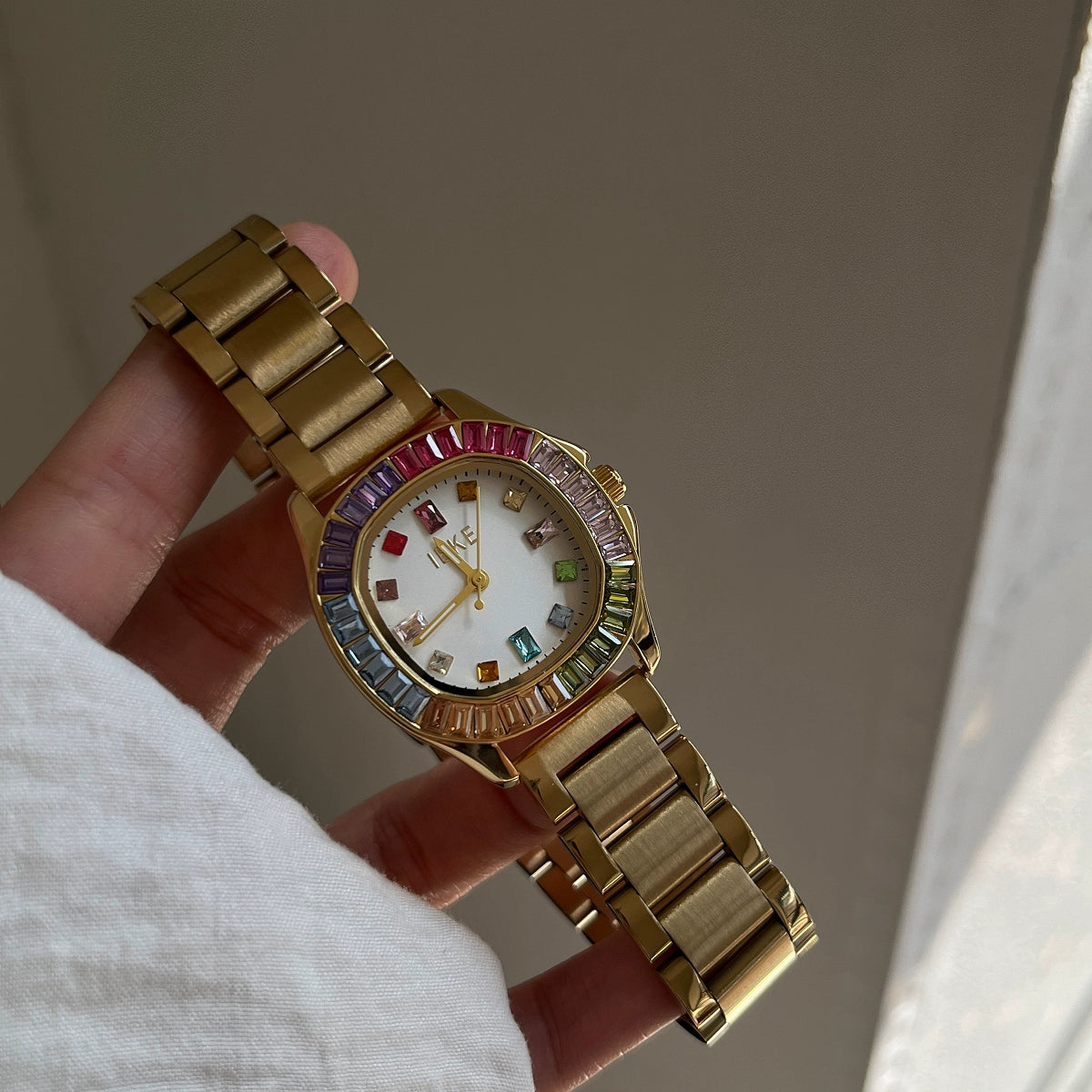 Josey Elegant Crystal Watch - Gold Band White Face [ACG6LNL1]