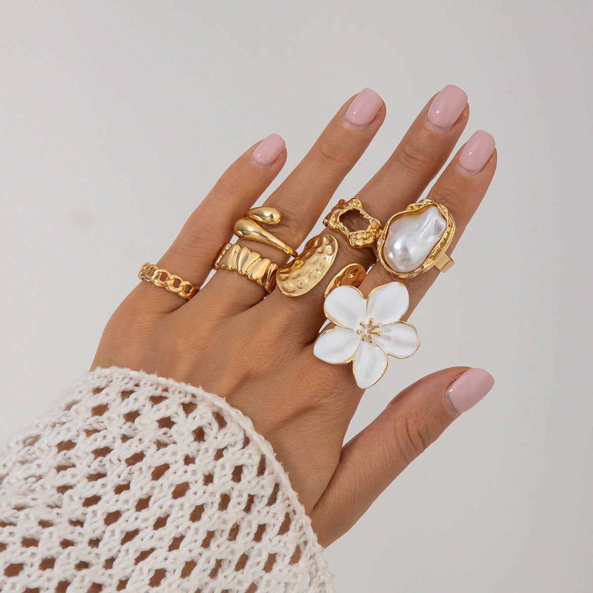Yanely Baroque Pearl Ring Set - Light Gold + White 7-Piece Set [7J4WSU1W]