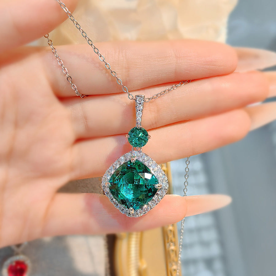 Hudson Royal Gemstone Set - Green Diamond Pendant (Chain Not Included) [LR0DIGAV]