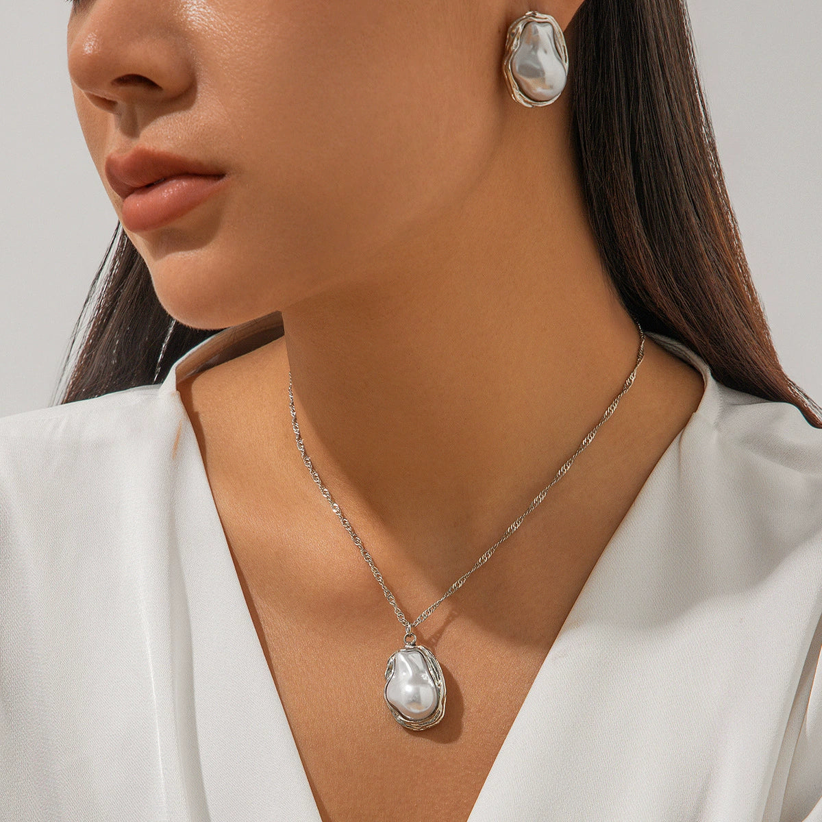 Dyana Baroque Pearl Collection - Necklace & Earrings Silver Tone [PTY4DBUB]
