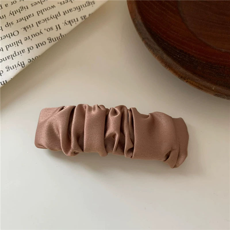 Luci Pleated Bow Hair Clip - Light Camel [IJF57ZIF]