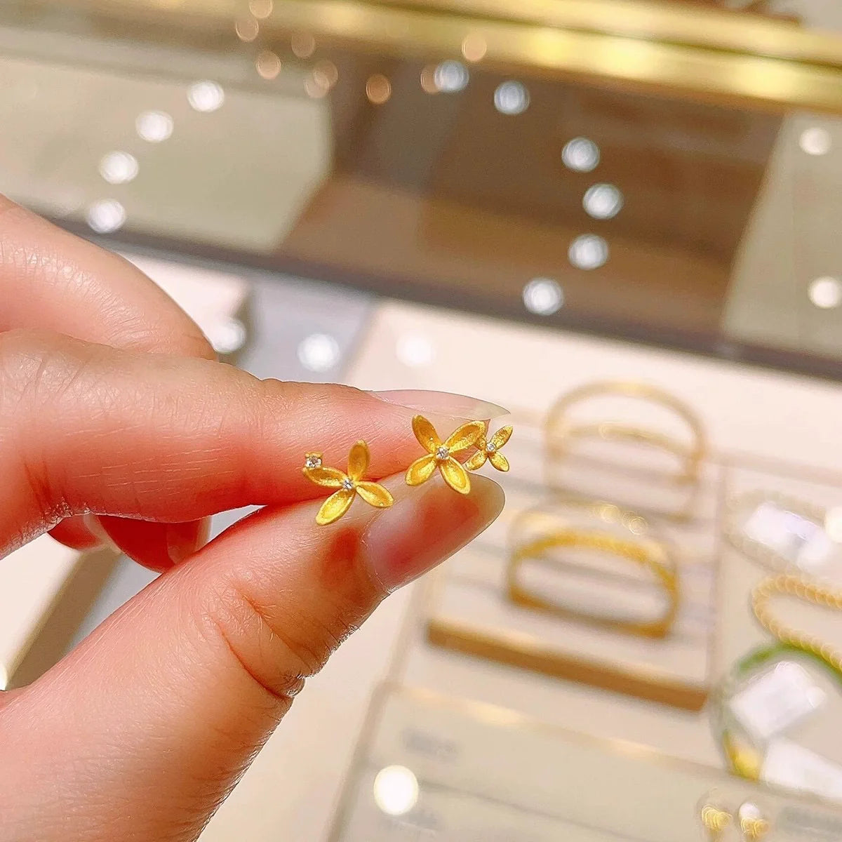 Zoriah Asymmetric Clover Star Studs - Four-Leaf Flower Studs