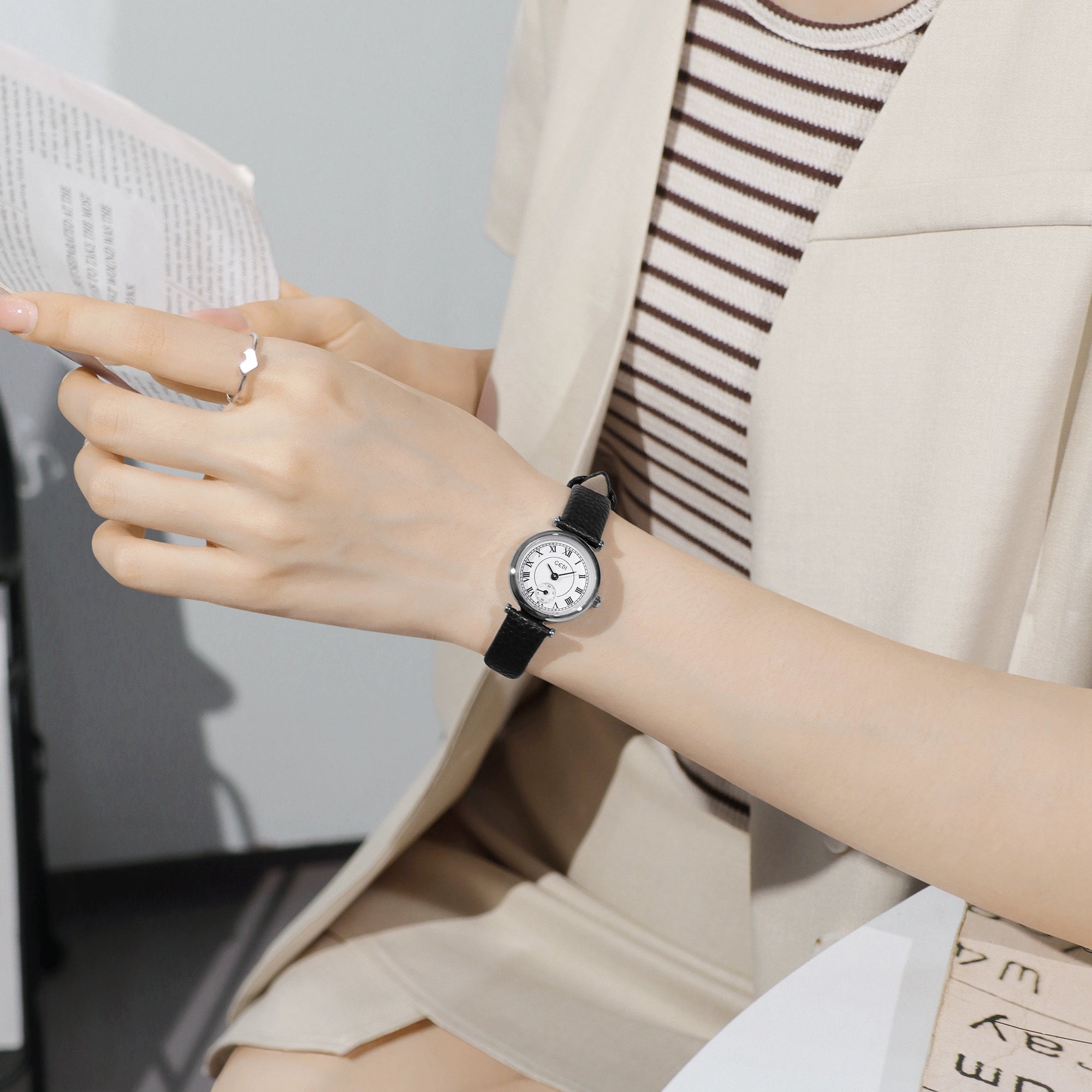 Chizaram Petite Leather Watch - Elegant Black Silver [KQRHDO5W]