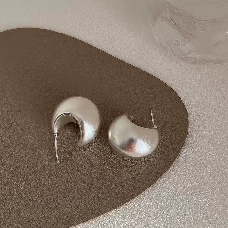 Amada Irregular Metal Earrings - Silver Half-Circle (Silver Pin)
