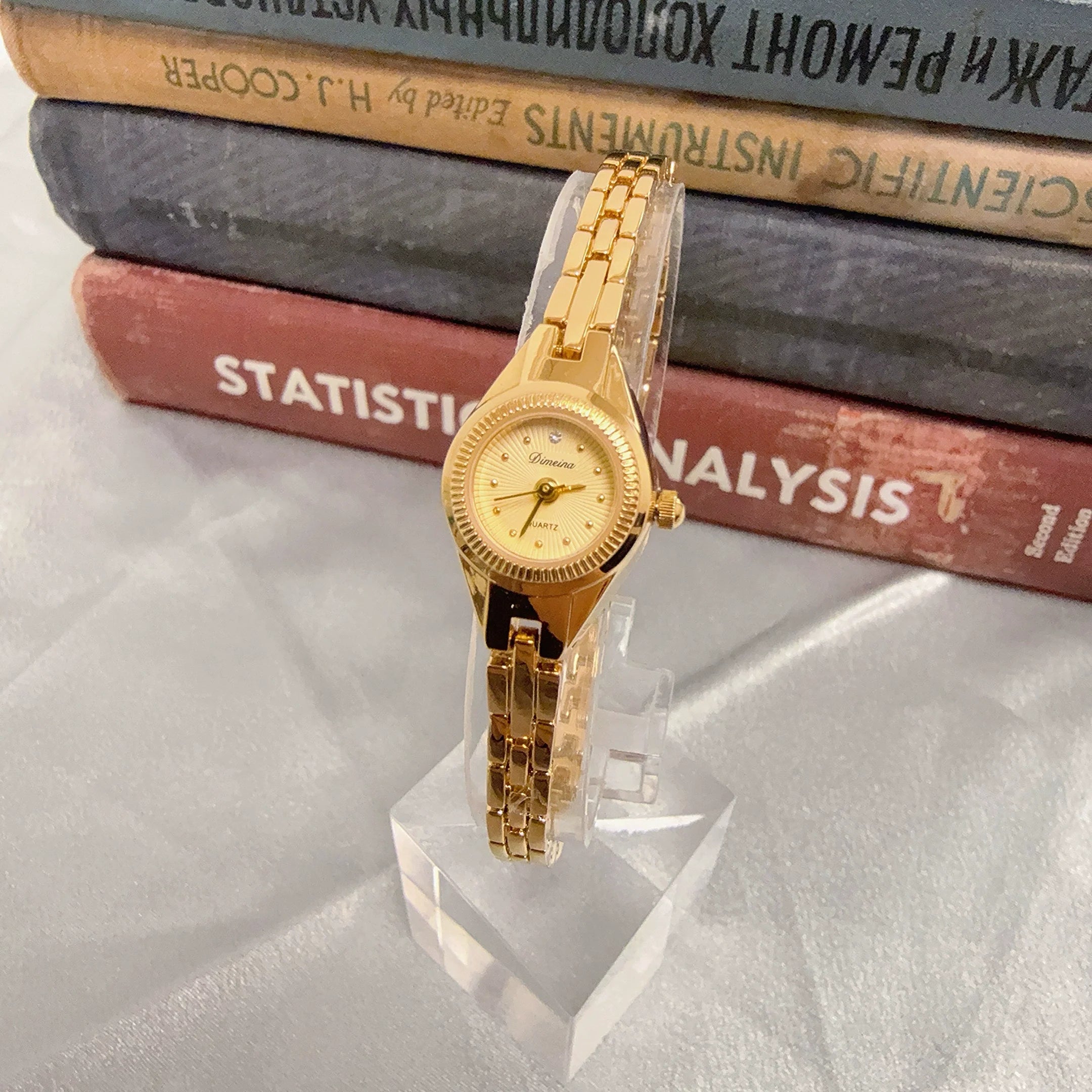 Sadia Petite Vintage Chain Watch - Gold