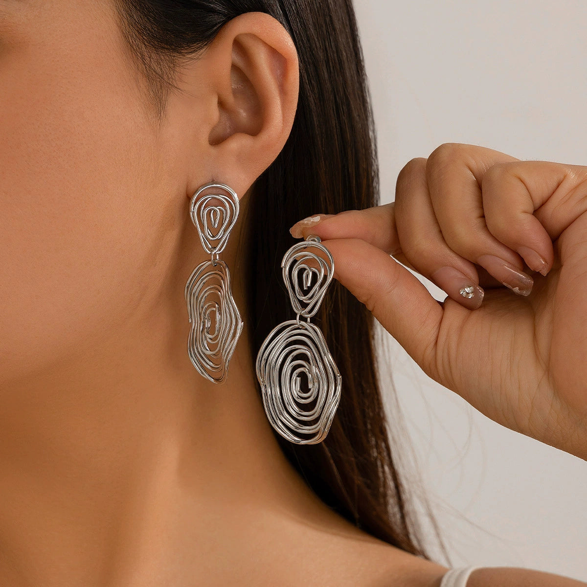 Vaeda Asymmetrical Drop Earrings - 06 White-tone Design [V2LG1JLT]