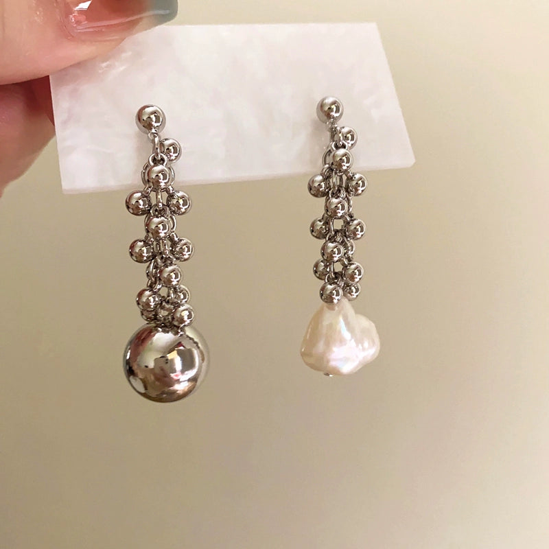 Loryn Asymmetrical Pearl Star Earrings - Silver for Pierced Ears [NX9429AF]