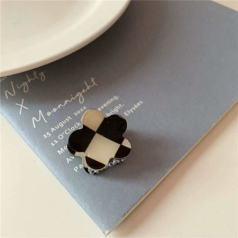 Maris Chic Hair Clips - Flower Mini Claw Clip [UA20FZJS]