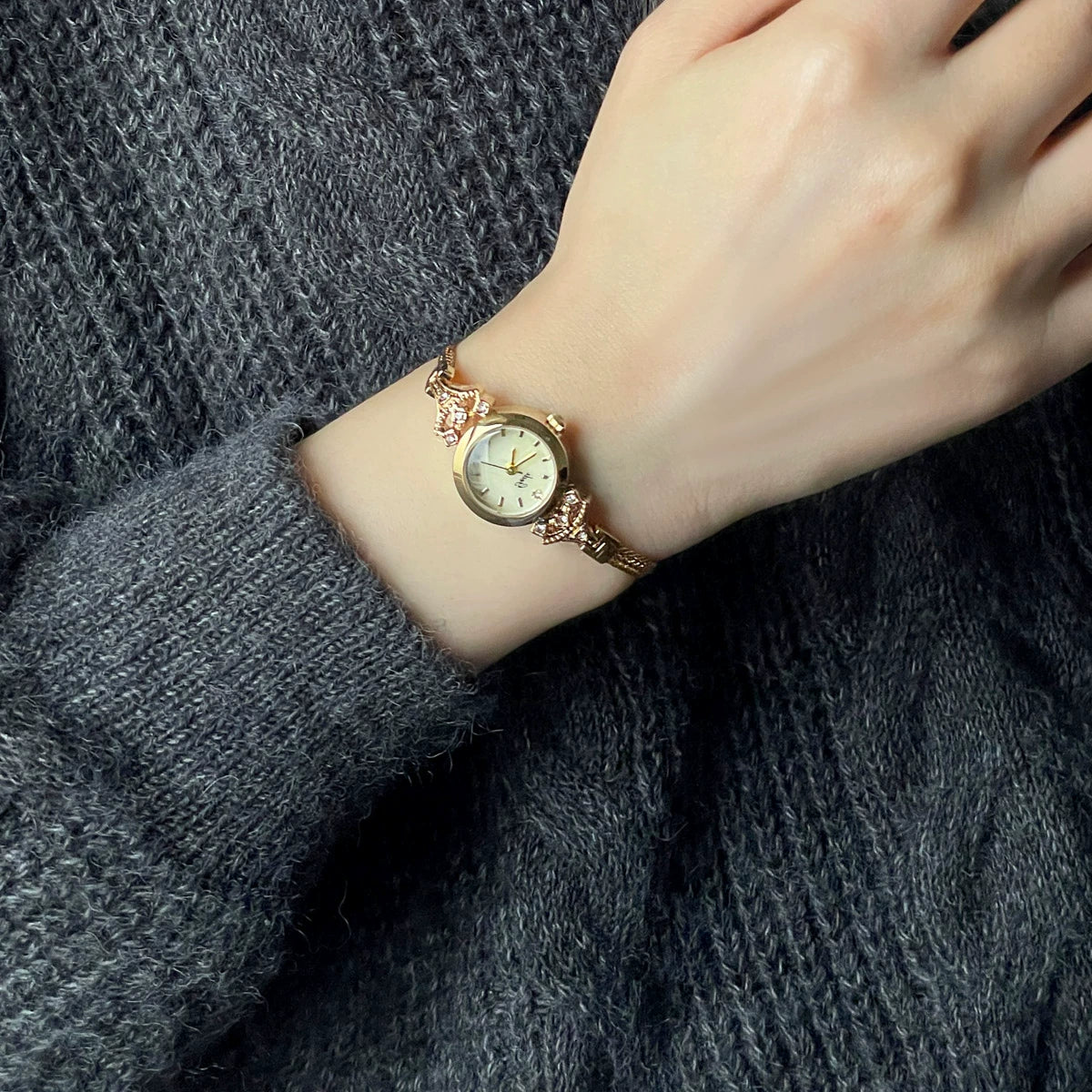 Shaylee Elegant Bracelet Watch - Gold [EYIX4361]