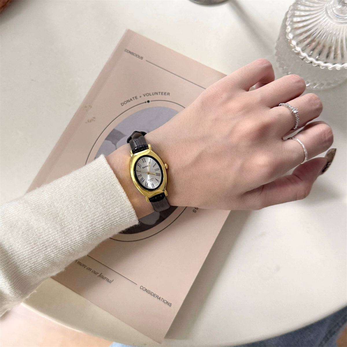 Cataleyah Vintage Oval Watch - Black Strap, Gold Frame, White Dial [F1HTF01Y]