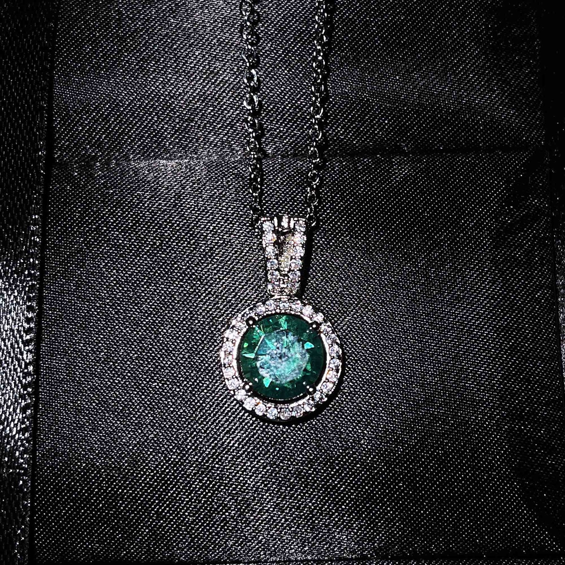 Gertrude Simulated Diamond Heart Necklace - Option 28: 3 Carat Pendant (Chain Not Included) [PTFOEKVK]