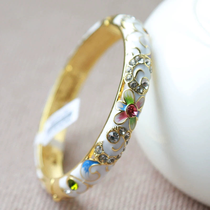 Delany Floral Cuff Bracelet - White (5.7cm ID) [JJLKSYAO]