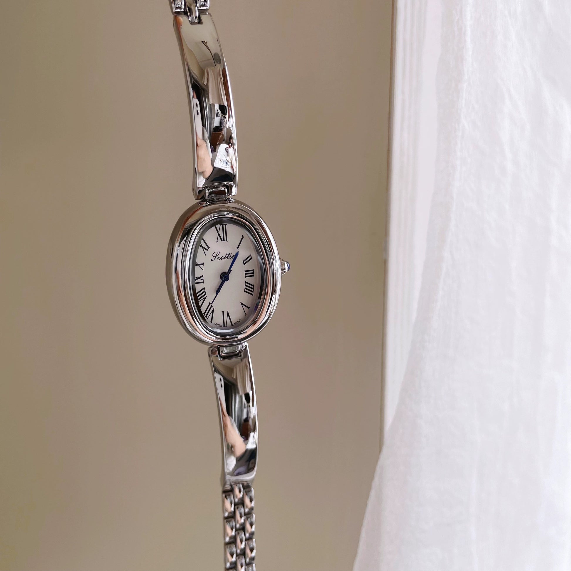 Lily Oval Bracelet Watch - Silver Case White Dial [V0R4K4M7]