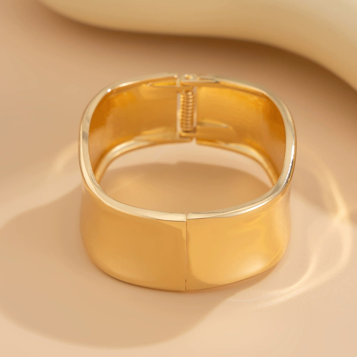 Janney Liquid Metal Cuff Bracelet - 04 Gold [02CRJFUN]