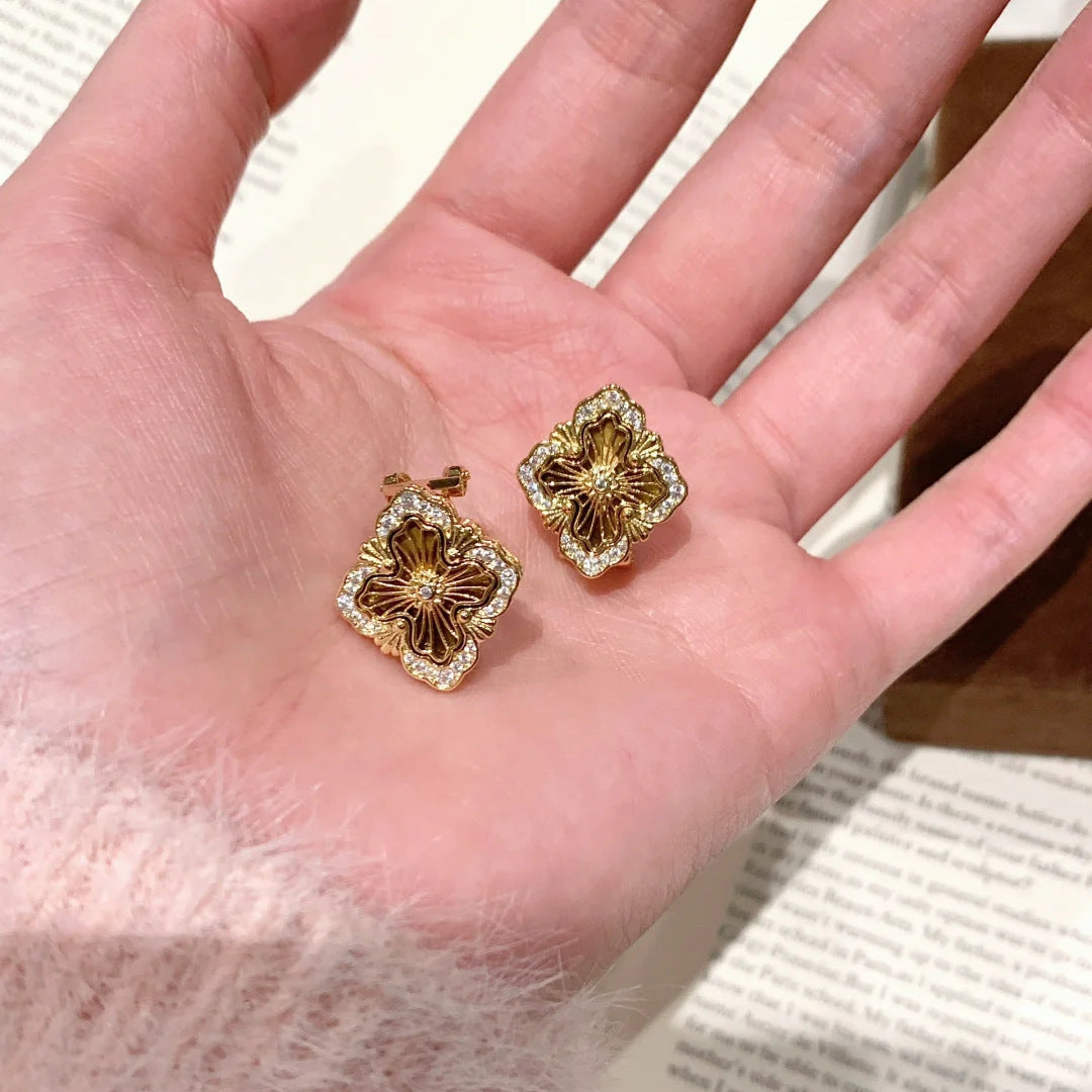 Aleyna Palace Clover Set - Tiger Eye Stud Earrings (Pair) [PLL9C5UQ]