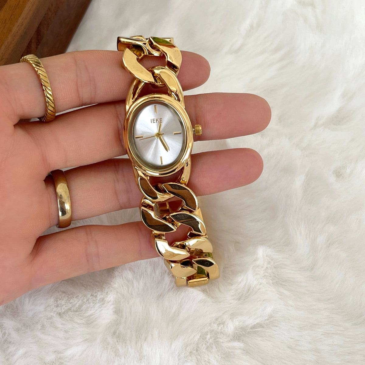 Daysi Cut-Out Bracelet Watch - Gold Band with White Face [35ABBXWR]