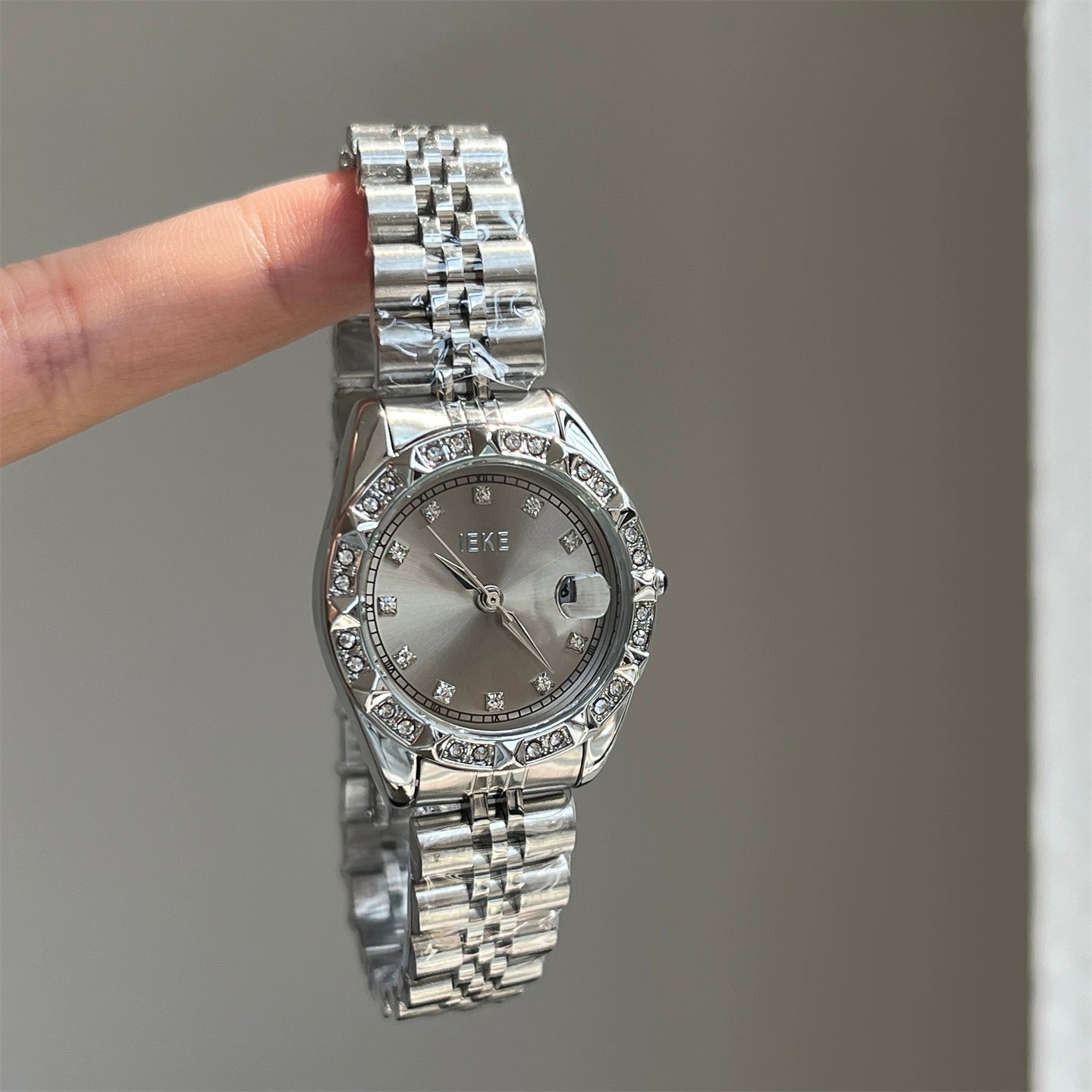 Izzabella Sparkle Dial Watch - Silver Band Grey Dial [WJ8B7VI6]