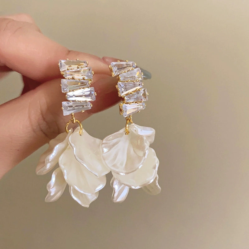 Paislynn Ethereal Bloom Earrings - Cream Silver Pin [QP55V9AL]