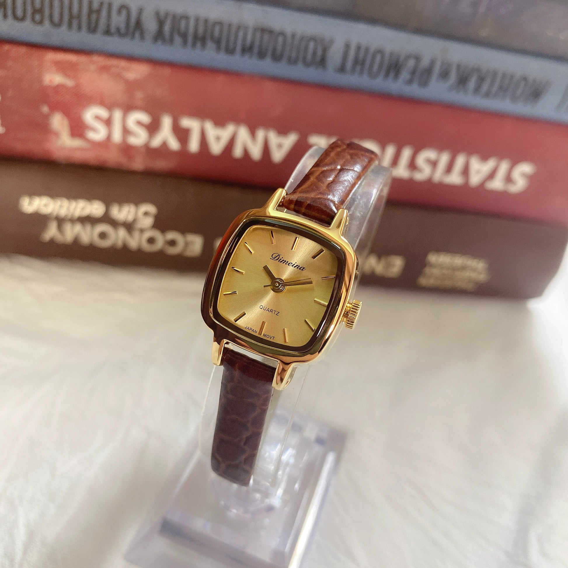 Yatziry Vintage Gold Tone Watch - Brown with Gold Face & Brown Strap