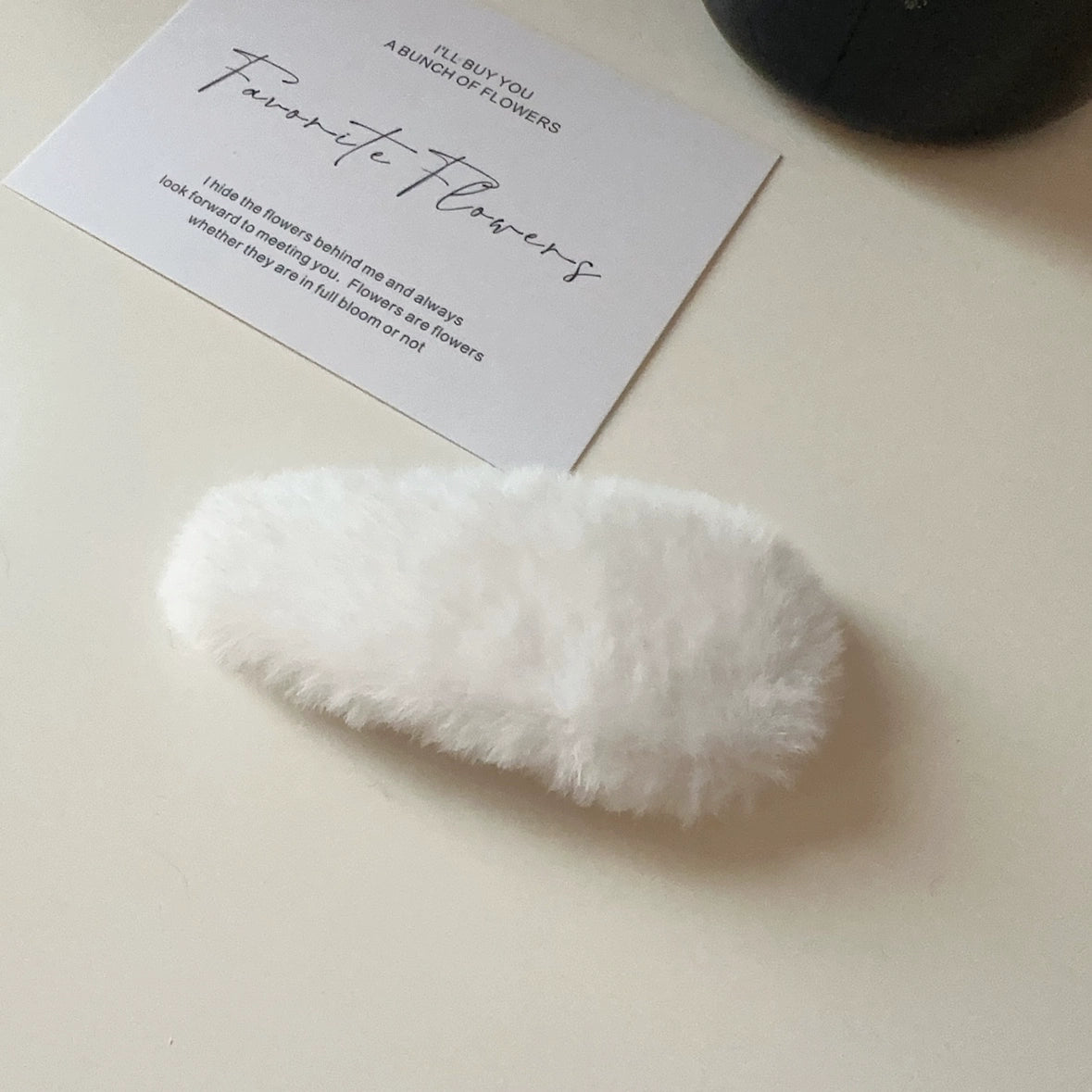 Aleyza Plush Water Drop Clip - White [U42XG93K]