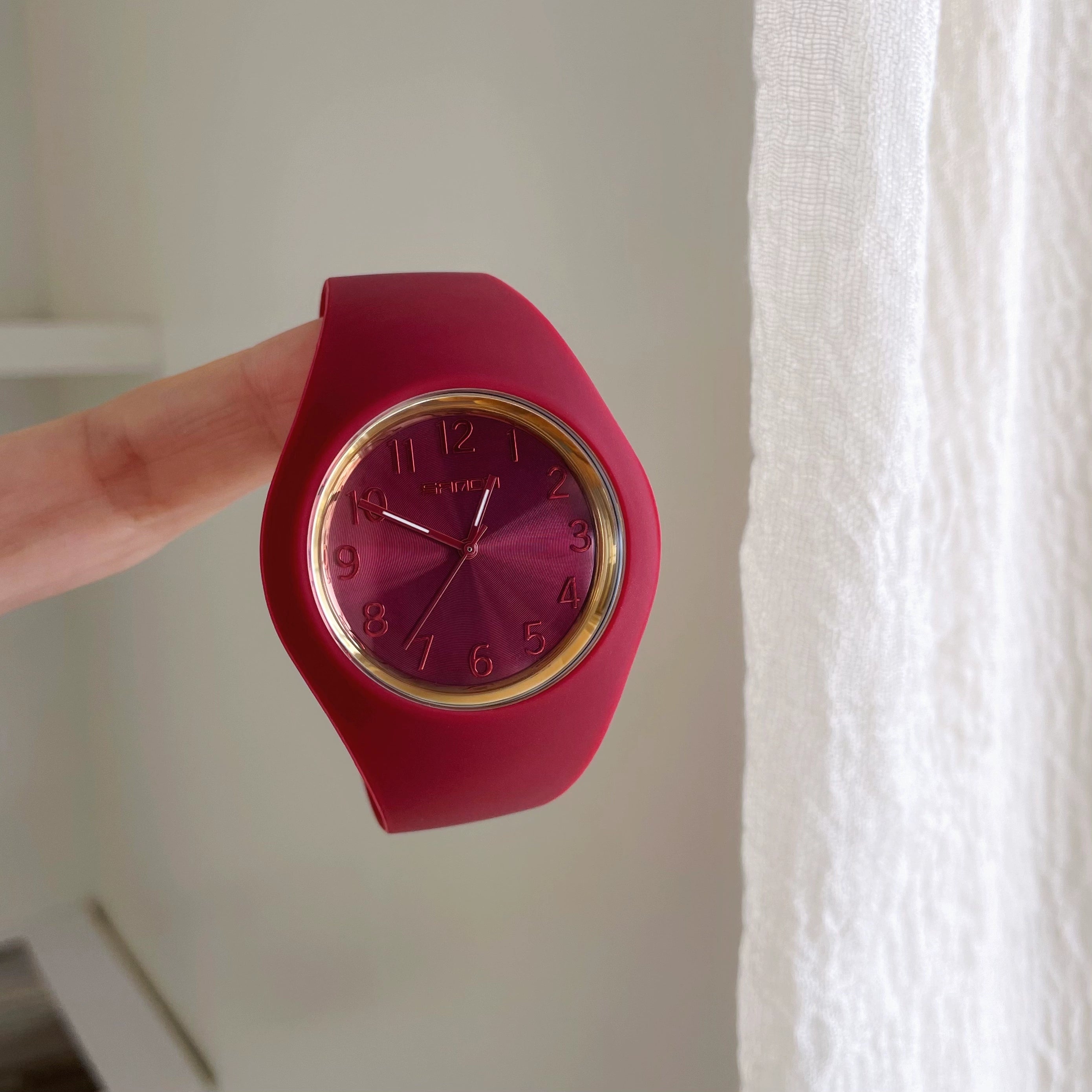 Syriah Vibrant Silicone Watch - Anke La Red [P9ATUCN0]