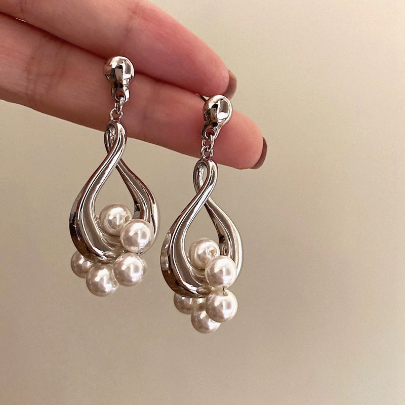 Rozalyn Baroque Pearl Dangle Earrings - Silver Pierced Post [NLHCIJBO]