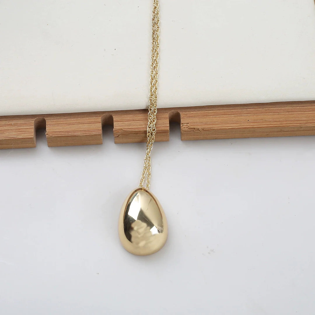 Vida Teardrop Pendant Necklace - Small Gold