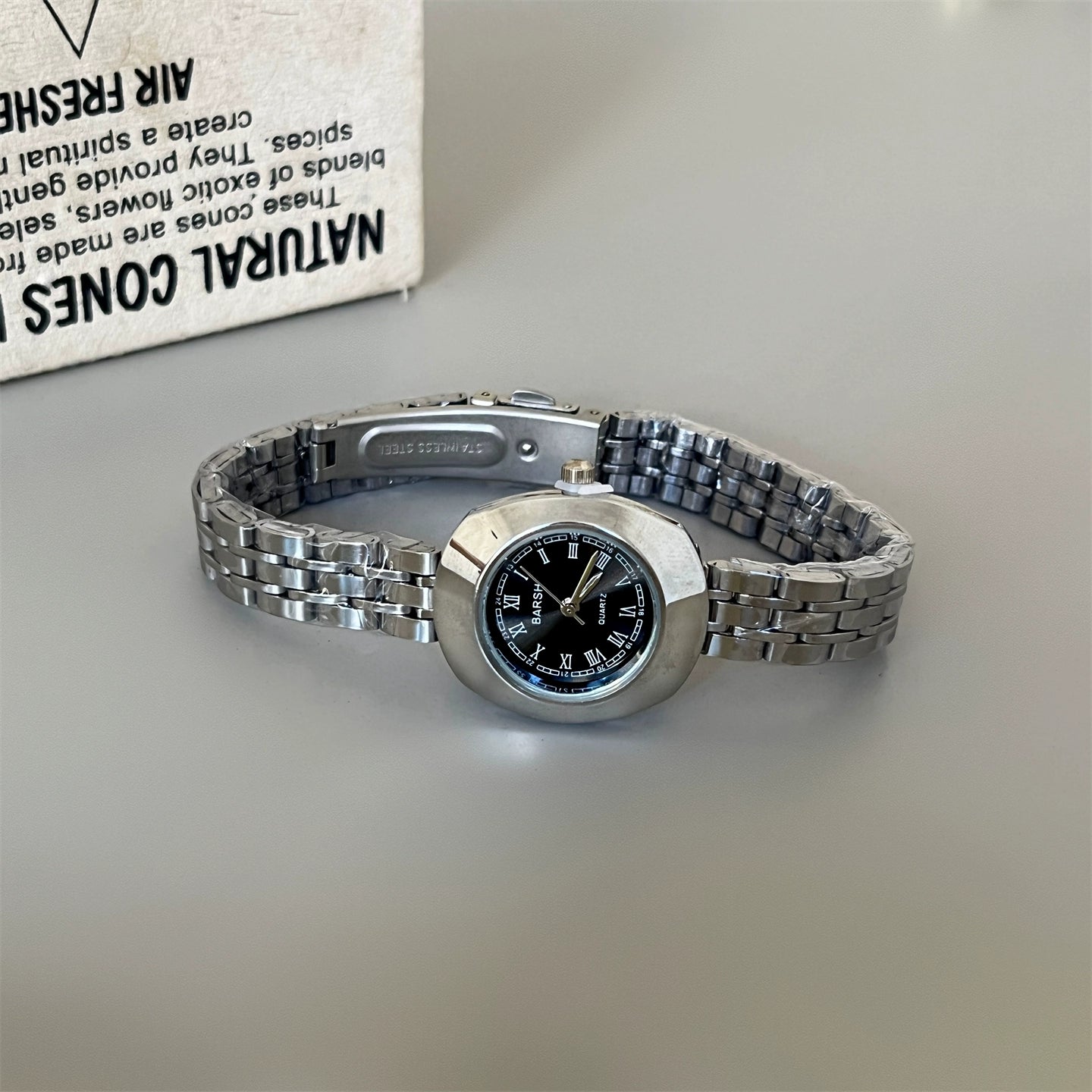 Ayan Retro Slim Watch - Silver Band Black Dial [BMC6AO42]