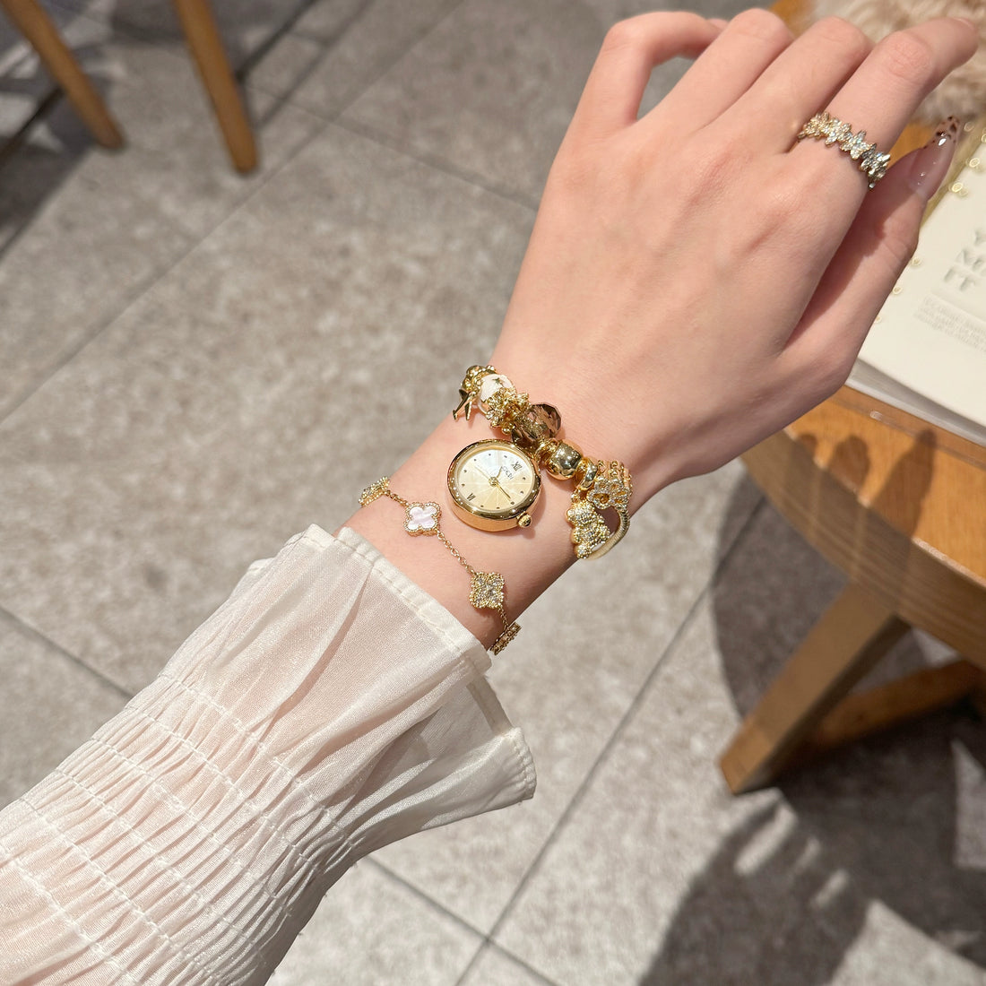 Alexus Charm Bracelet Watch - Plane Bear Gold [ESQNERVH]