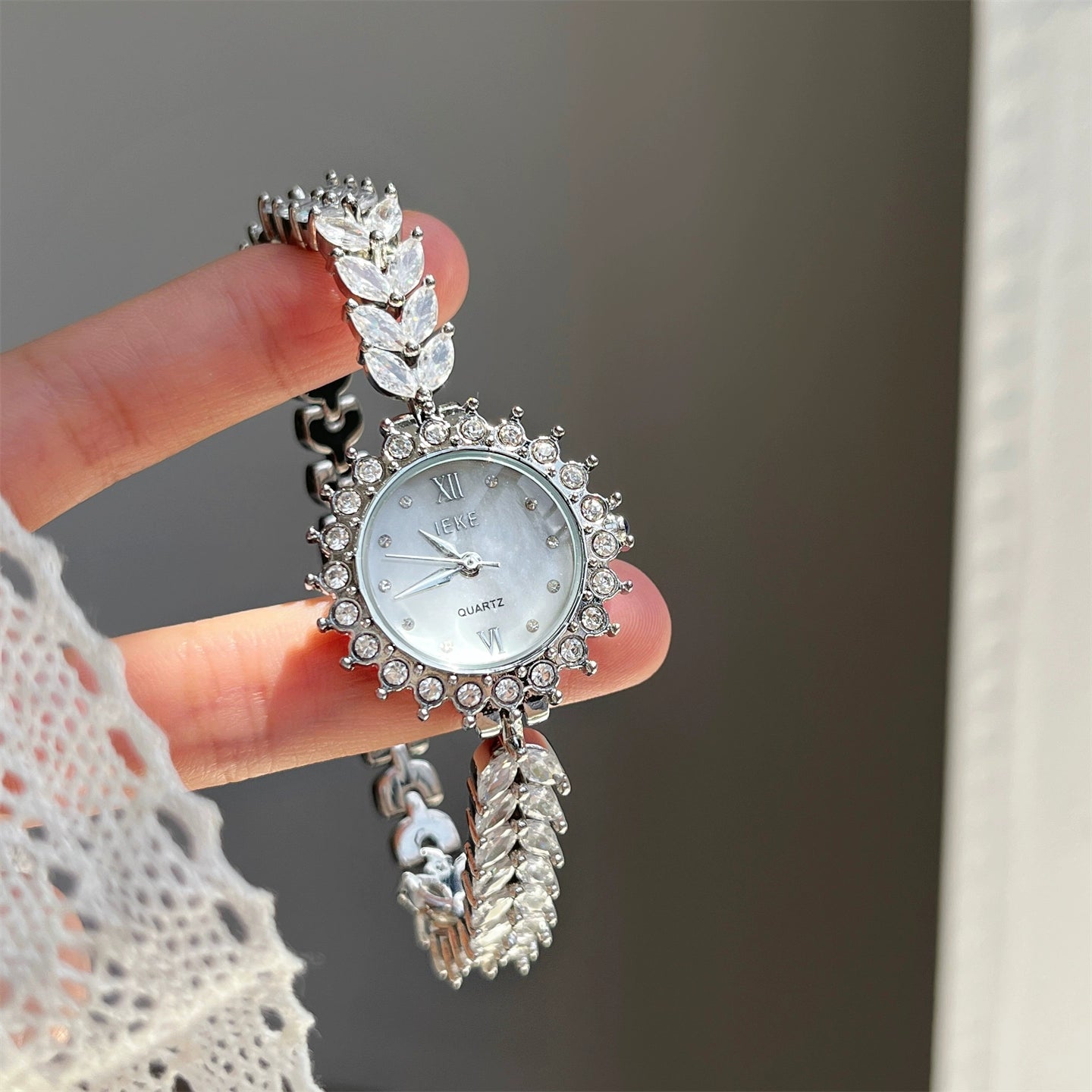 Dorothy Floral Bracelet Watch - Silver [6C3KHHQW]