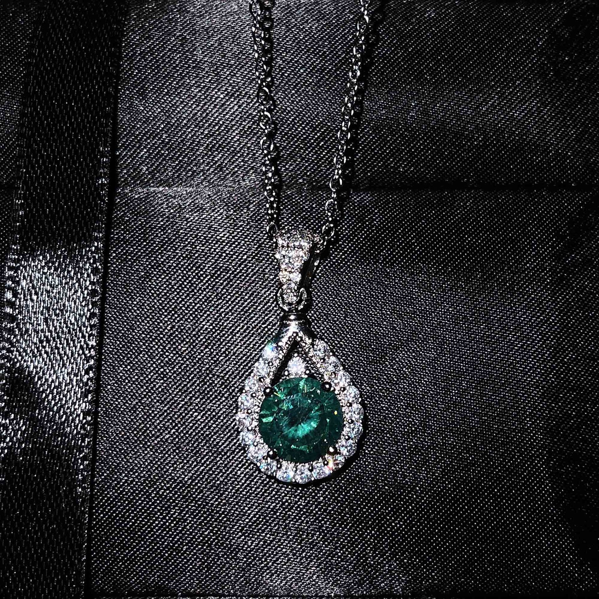 Gertrude Simulated Diamond Heart Necklace - Option 27: 3 Carat Pendant (Chain Not Included) [B5FWDD0X]