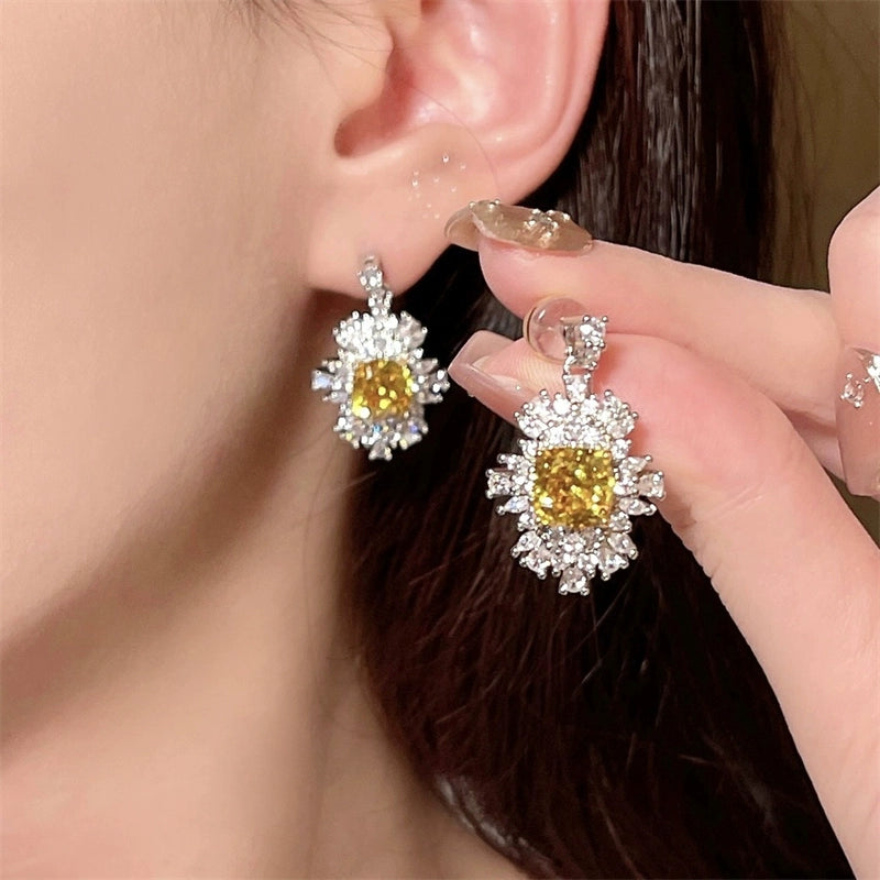 Bertha Twilight Gemstone Set - Twilight Yellow Ice-Cut Flower Earrings (Pair) [7HSCWJMQ]