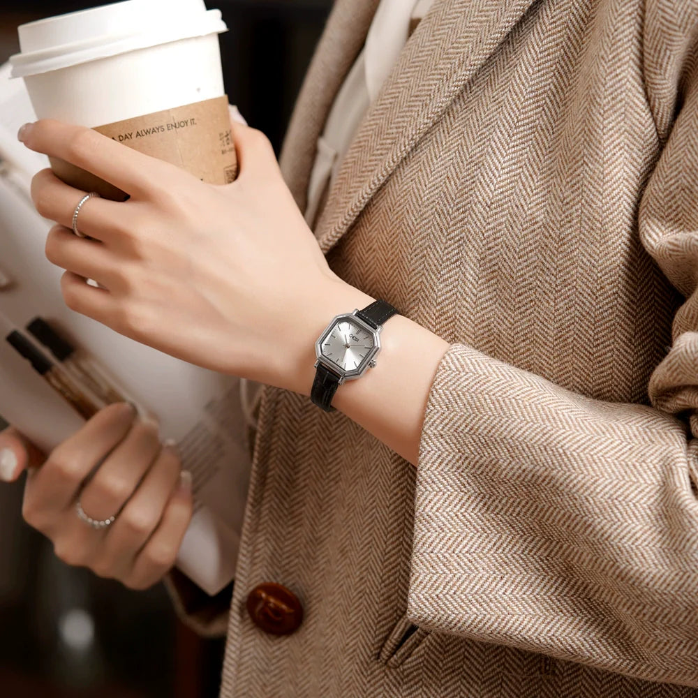 Kamilah Retro Square Watch - Elegant Black