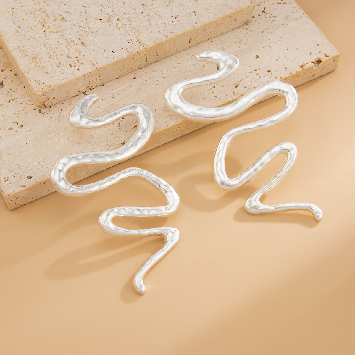 Hollis Serpent Curve Earrings - Style 1 [K3EGAHP3]