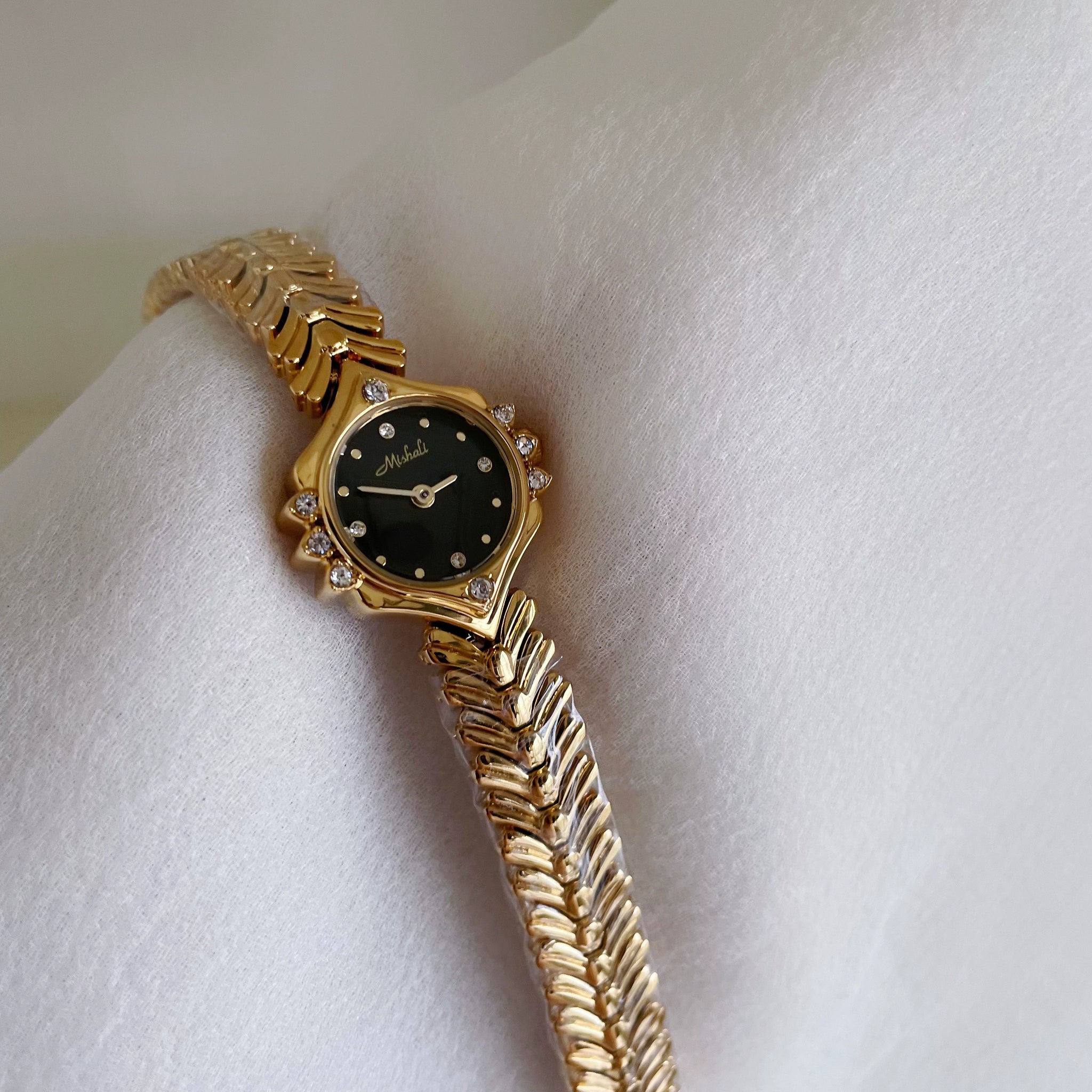 Leigha Diamond Bracelet Watch - Gold Case Black Face [LKBAKUCF]