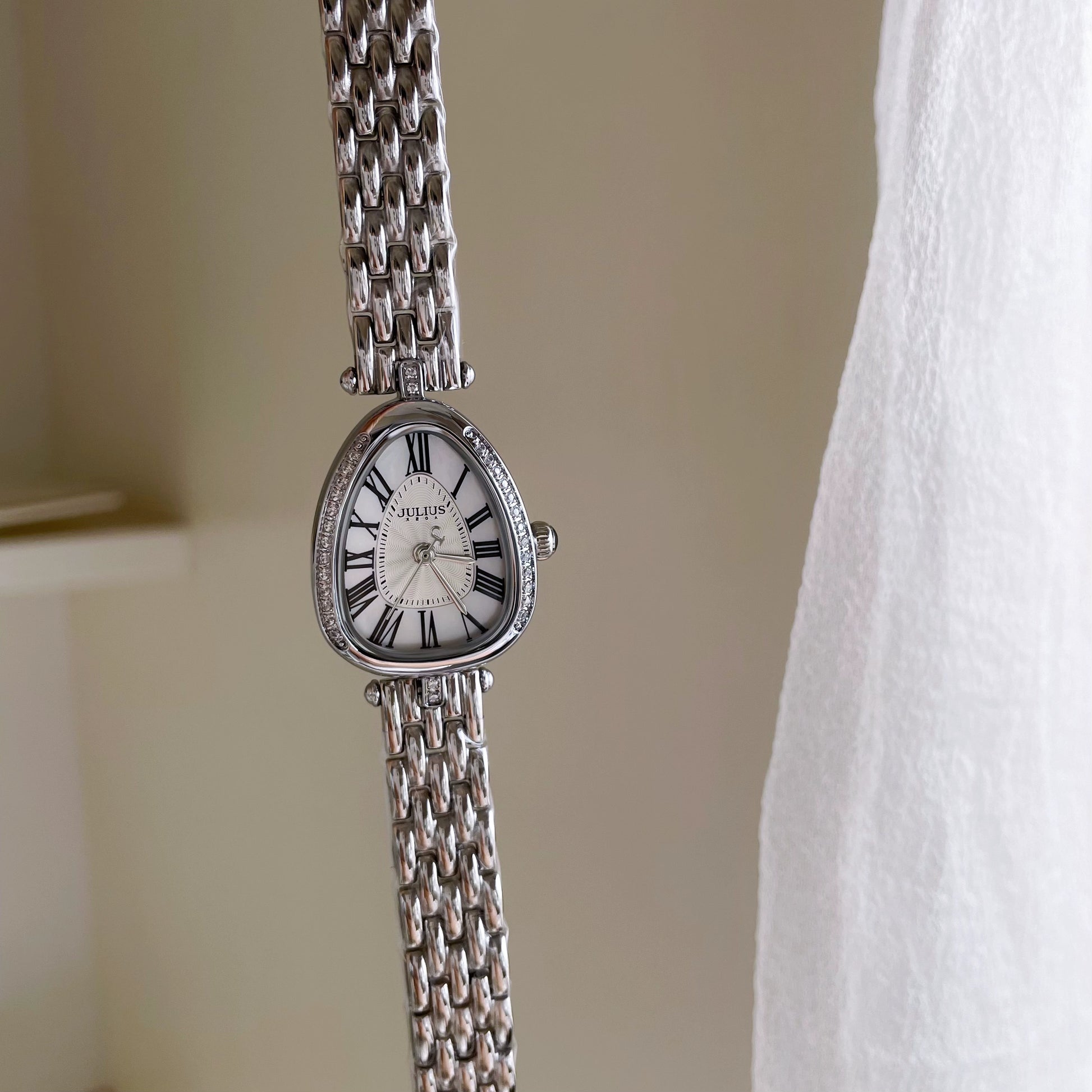 Franchesca Serpent Steel Bracelet Watch - Silver [LNXBK9MC]