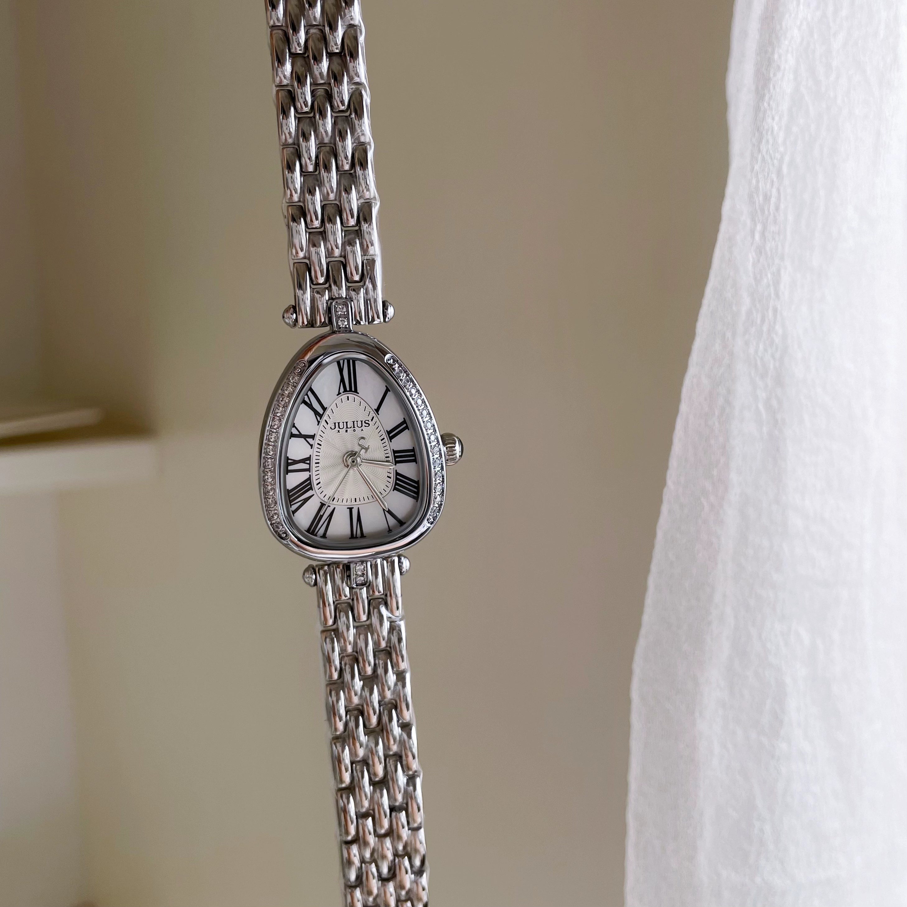 Franchesca Serpent Steel Bracelet Watch - Silver [LNXBK9MC]