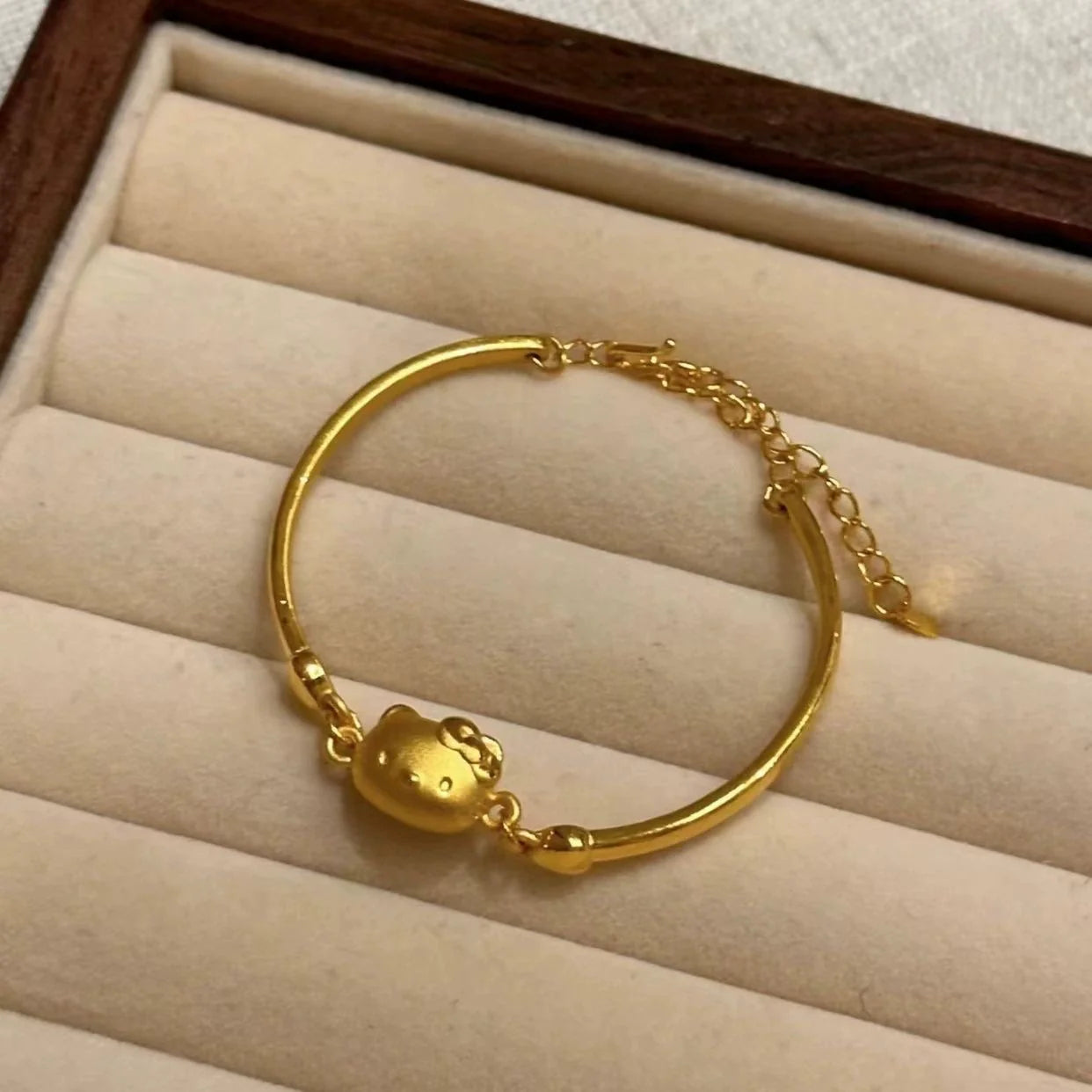 Magali Starry Kitty Charm Bracelet - Hello Kitty Bracelet