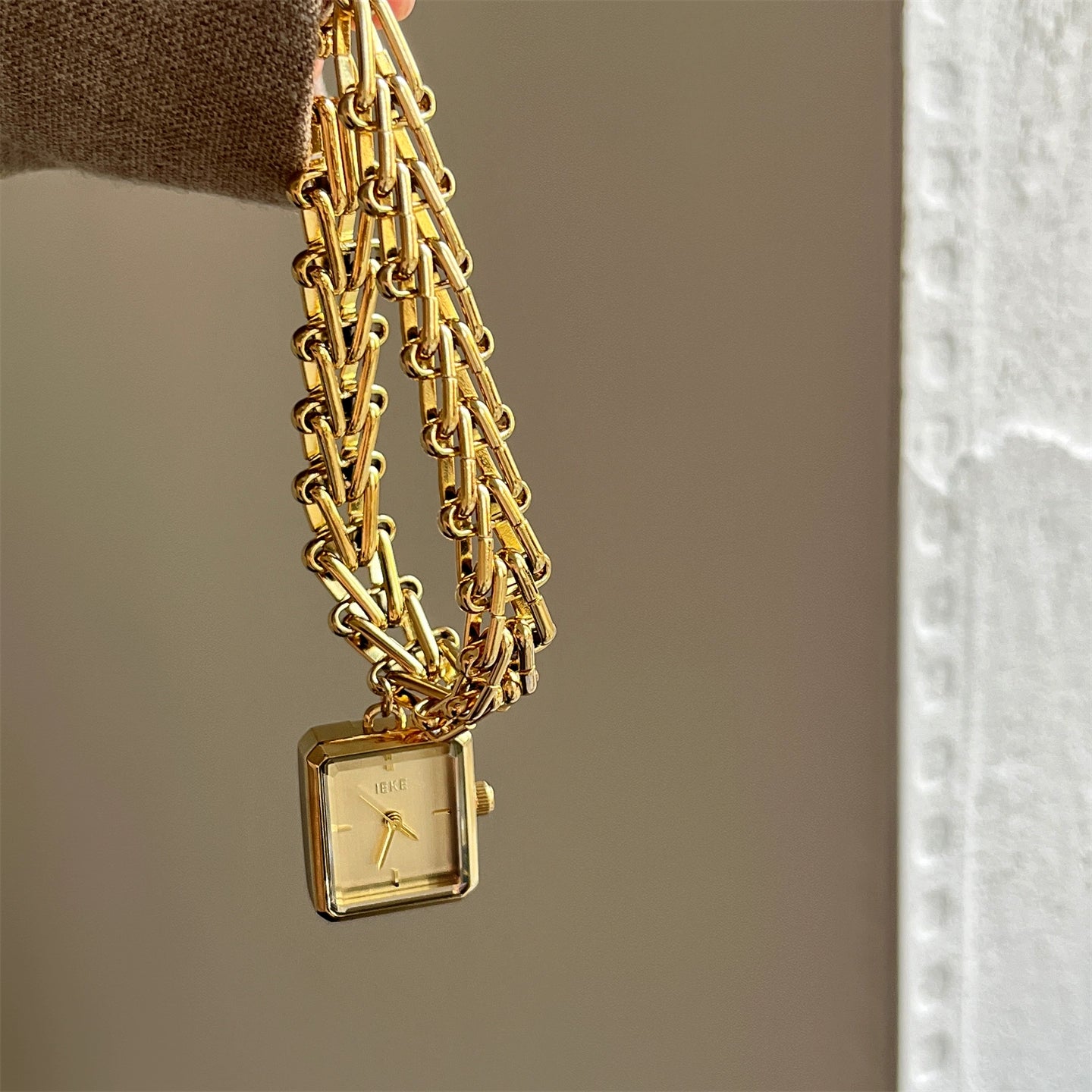 Viviana Square Bracelet Watch - Gold Band Gold Face [6PSCLLU7]
