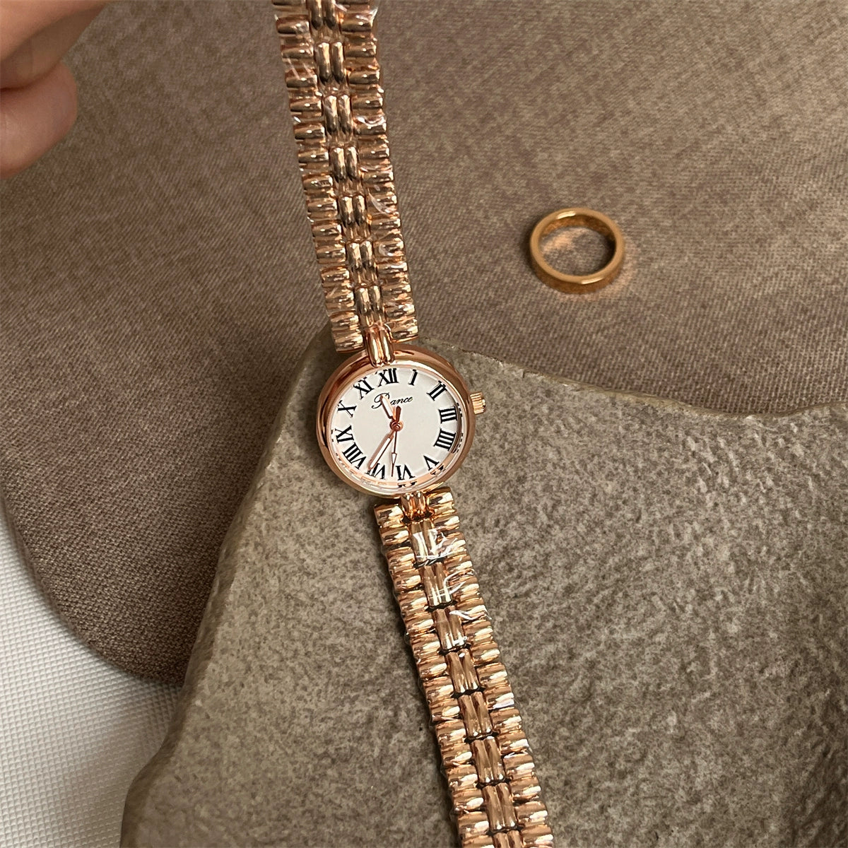 Karsen Vintage Chain Watch - Rose Gold Strap White Dial (Roman) [XM9EA252]