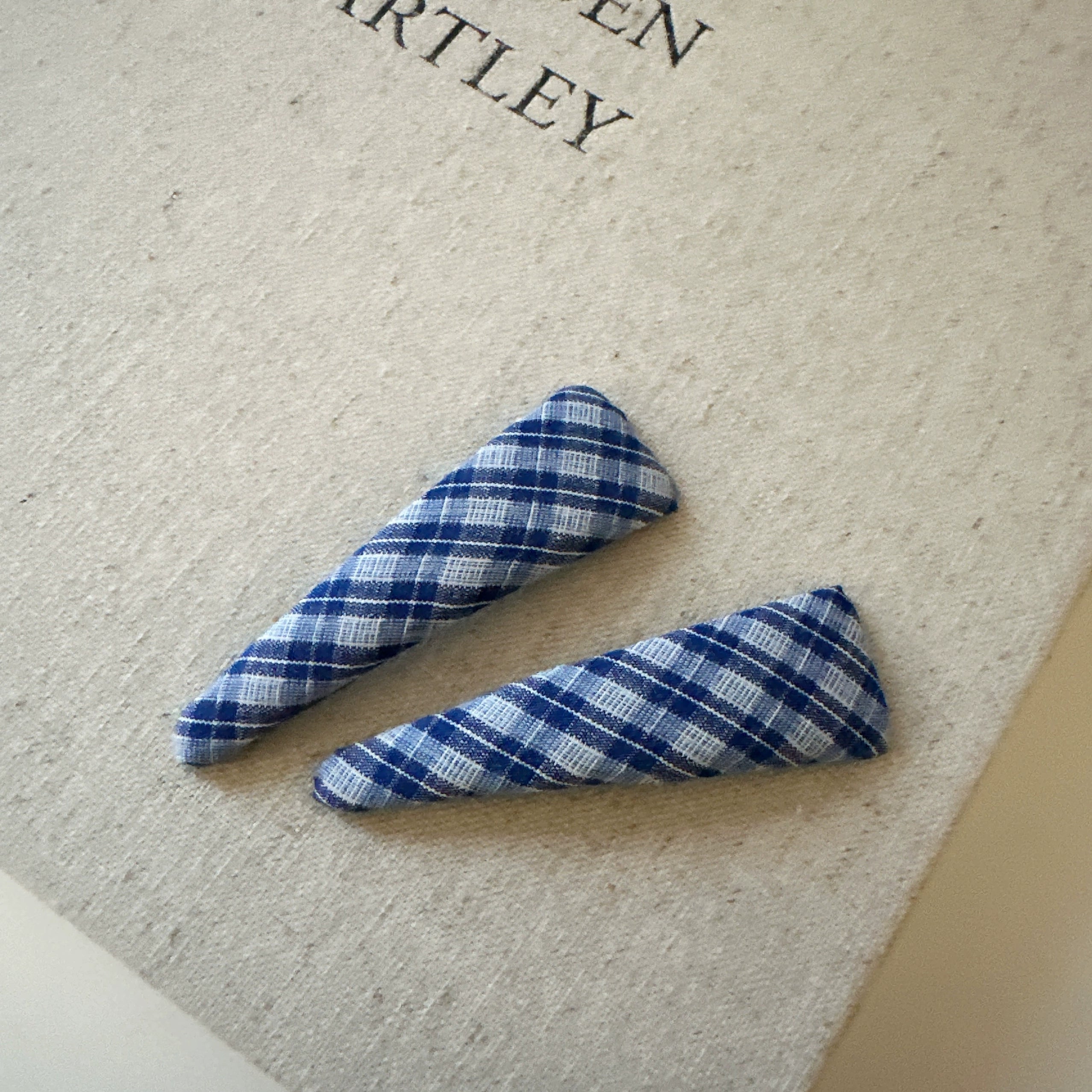 Annah Plaid Fabric Hair Clip - Plaid Triangle (Pair) [31THXEWO]