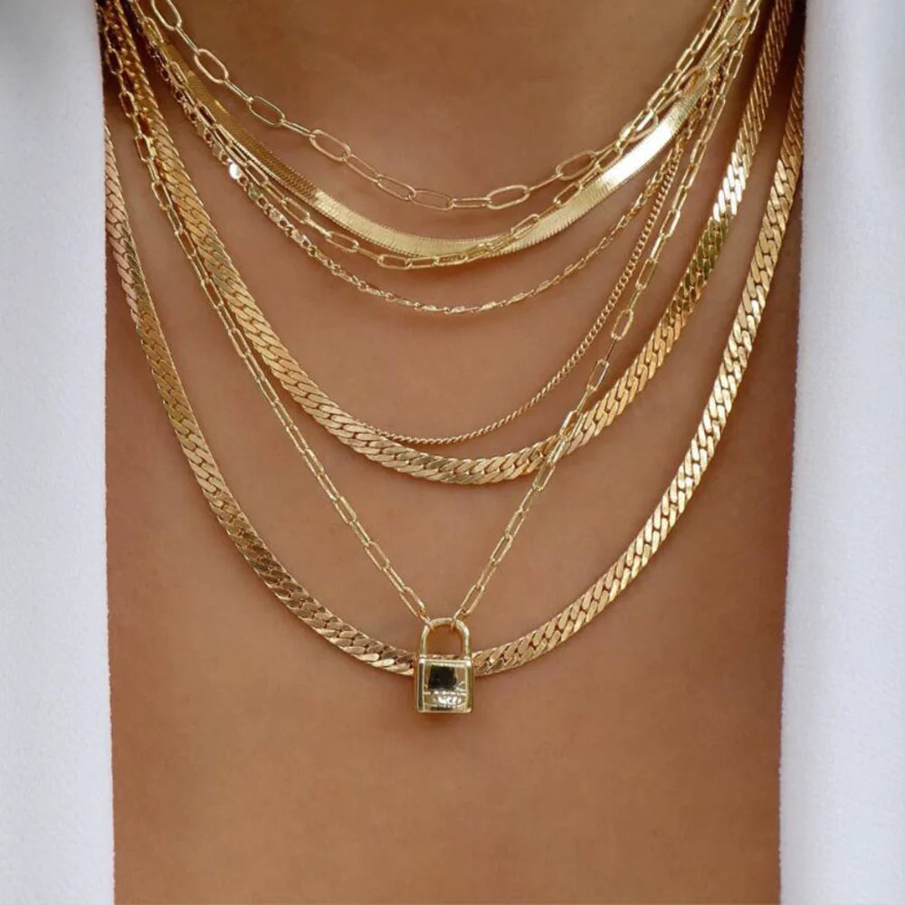 Jaqueline Multilayer Moon Pendant Necklace - CS8898-17