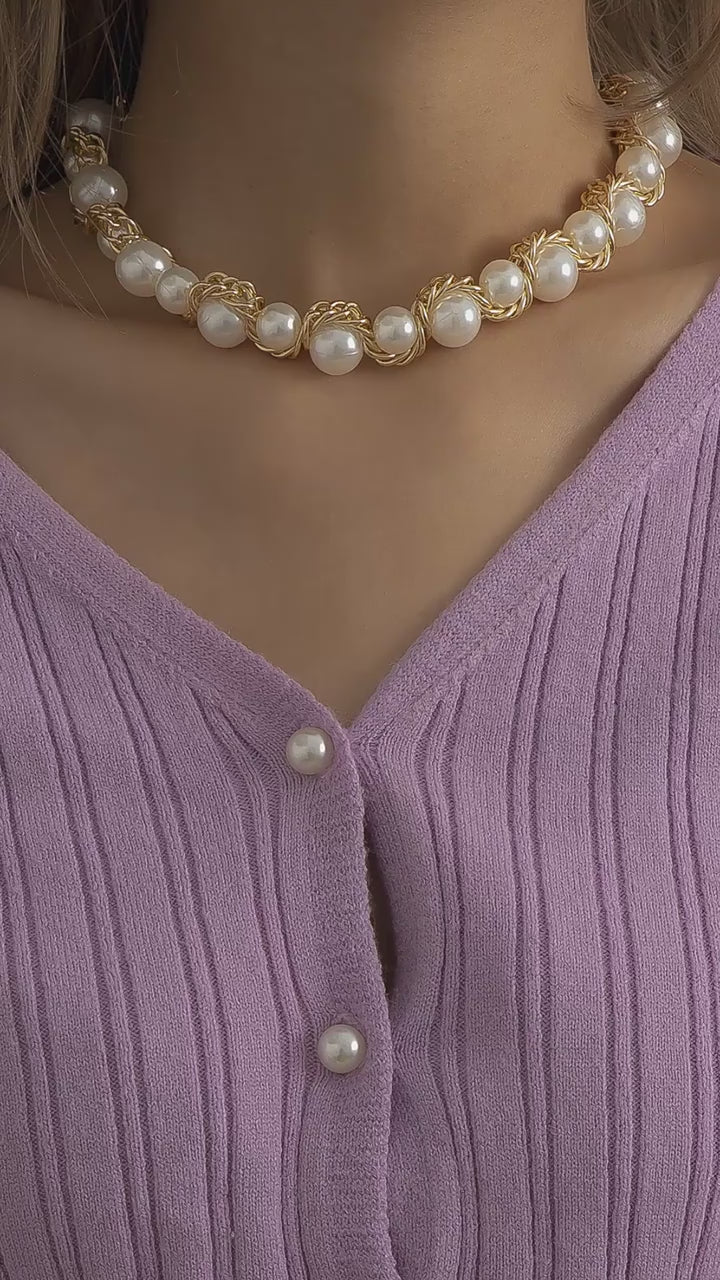 Korbyn Twisted Pearl Necklace