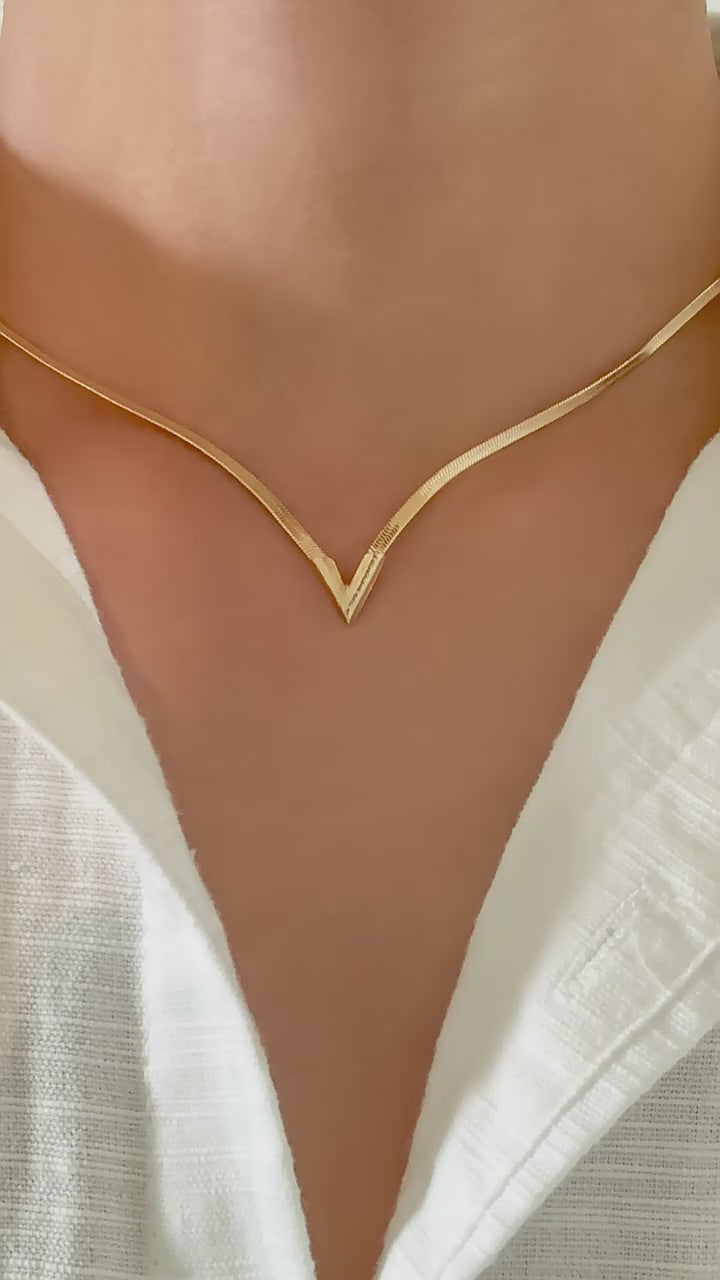 Corina Sleek Blade Chain Necklace