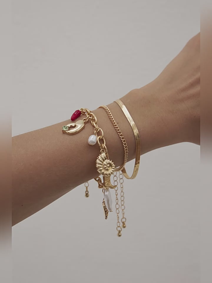 Dayna Conch Pearl Necklace