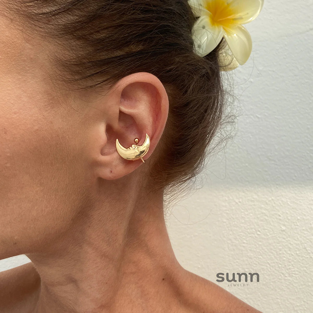 Aaleyah Retro Celestial Ear Cuff