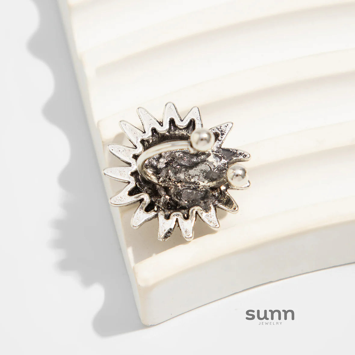 Aaleyah Retro Celestial Ear Cuff