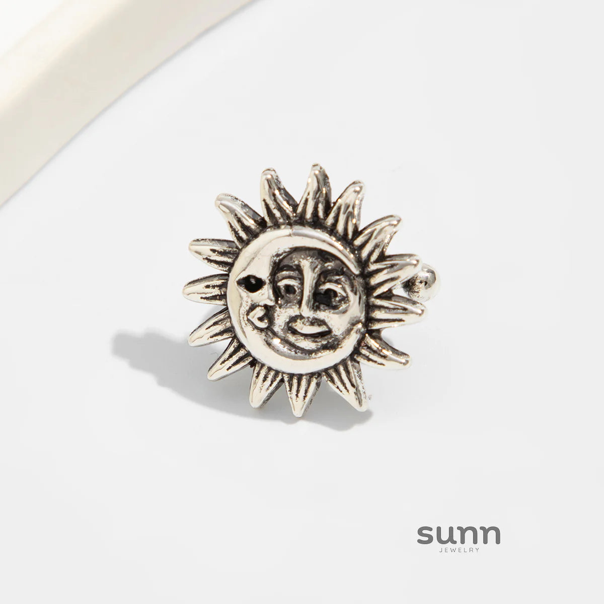 Aaleyah Retro Celestial Ear Cuff