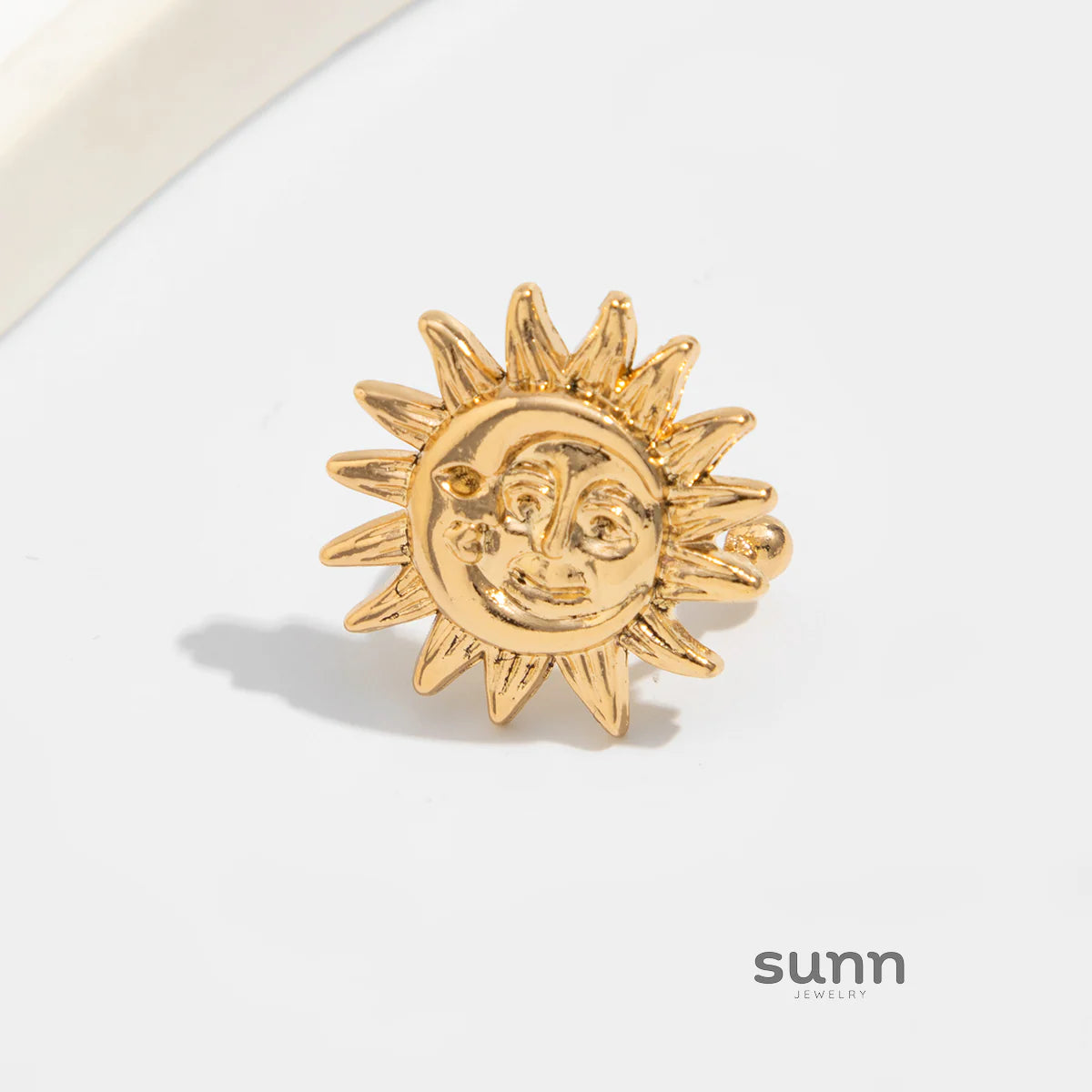 Aaleyah Retro Celestial Ear Cuff